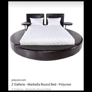 ZGALLERIE Marbella Round QUEEN Bed